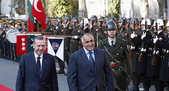 Bulgaristan’da ‘Merhaba asker’ krizi