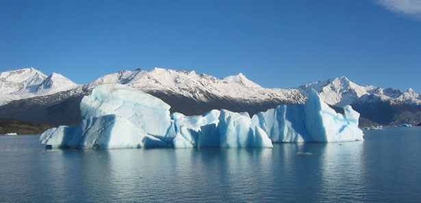 Grönland’daki dev buzul eriyor