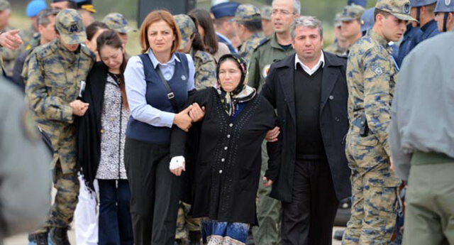 Şehit Astsubay aşeren hamile eşine ayva alırken vuruldu!