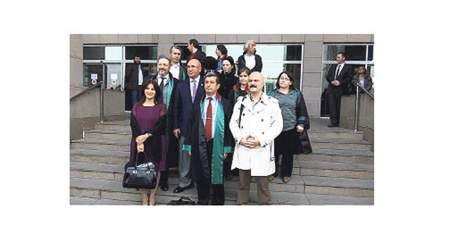 Hakim argo konuşunca salon karıştı!